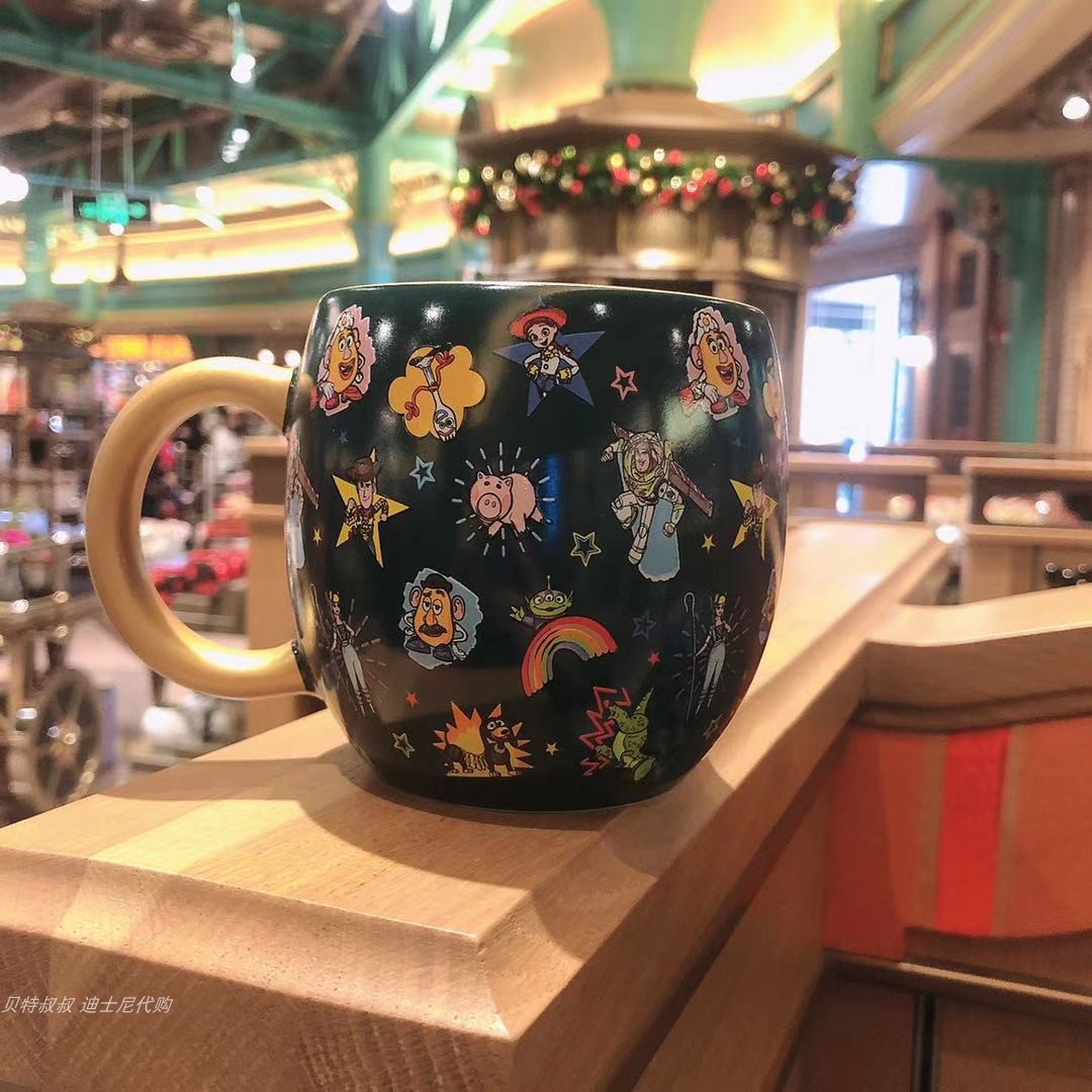 Toy Story ManiaShanghai Disney Purchasing agent Mickey Minnie Aisha Vigny Donald Duck Steve lovers ceramics Mug Water cup