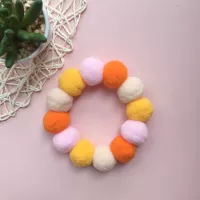 Новый теплый желтый