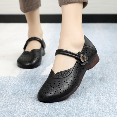Black & Hollow2021 Spring and summer new pattern genuine leather Mom shoes reverent leather shoes soft sole flower Women's Shoes Middle aged and elderly Hollow out Buckles Single shoes