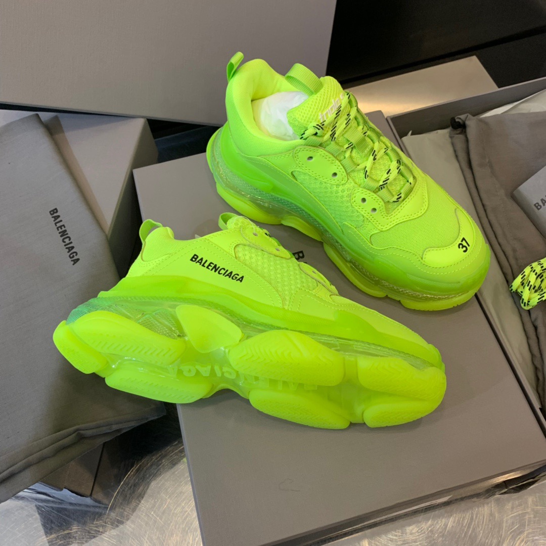 Fluorescent Green Crystal BottomParis Triple s Daddy shoes Make old Retro gym shoes combination air cushion Crystal bottom Home B leisure time men and women shoes