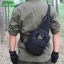 Lực lượng đặc biệt quân đội fan hâm mộ túi chiến thuật cưỡi thể thao đeo nam ngụy trang ngoài trời túi ngực quân đội túi quân đội - Túi vai đơn túi charles & keith