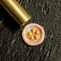 Ярко-желтый