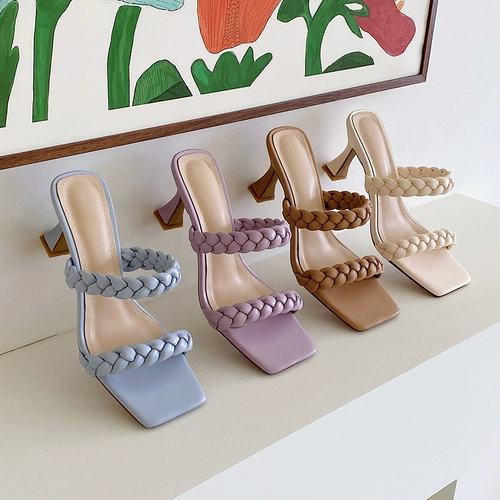 Летний модный бокал, плетеные сандалии, обувь, сезон 2021