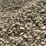 Натуральная добыча галька галька, порнографическая камень проникает в камень каменное покрытие, как дождь цветочный камень