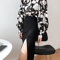 Весенняя дизайнерская сексуальная юбка, коллекция 2022, в корейском стиле, высокая талия, популярно в интернете, тренд сезона, с акцентом на бедрах