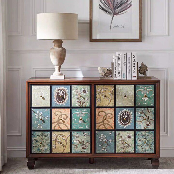 设计亮点— 77 —标准的美式复古家具彩绘五斗柜,带有美国乡村风格