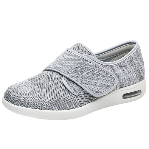 Весенняя и летняя корректировка гемиплегии диабетической ноги плюс удобрения и опухшие большие пальцы над женской обувью. Пациенты с опухшей обуви