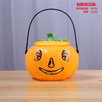 Положить ствол тыквы глазами