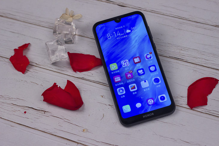 荣耀畅玩8评测:智慧系统,尽显人文关怀