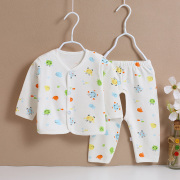 Bé đồ lót đặt bé mùa xuân và mùa thu quần áo để giữ ấm sơ sinh sơ sinh quần áo cotton 0-3 tháng 6 nhà sư quần áo