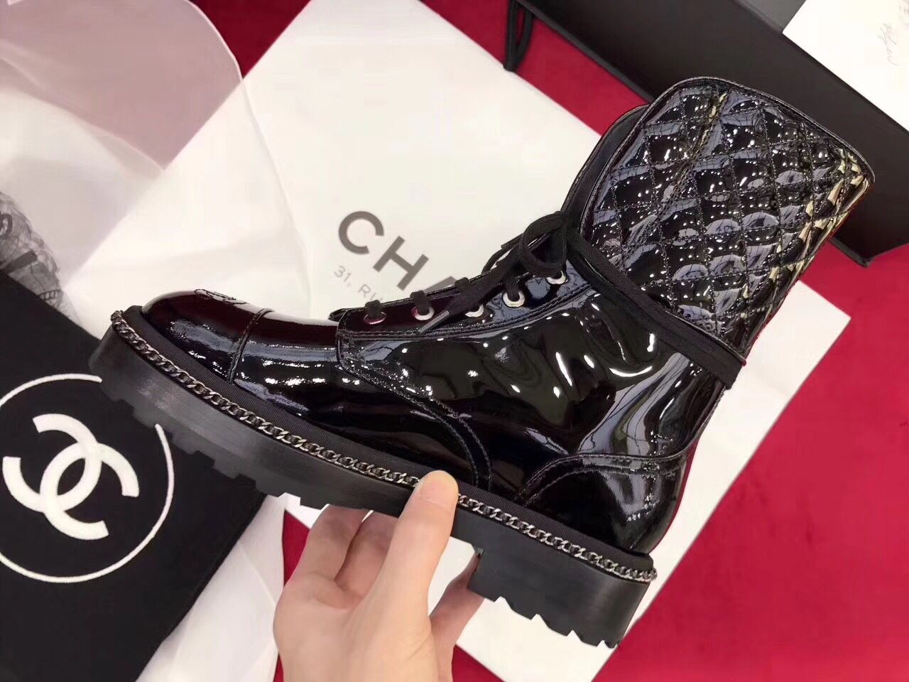 Ботинки зимние Chanel черные кожаные