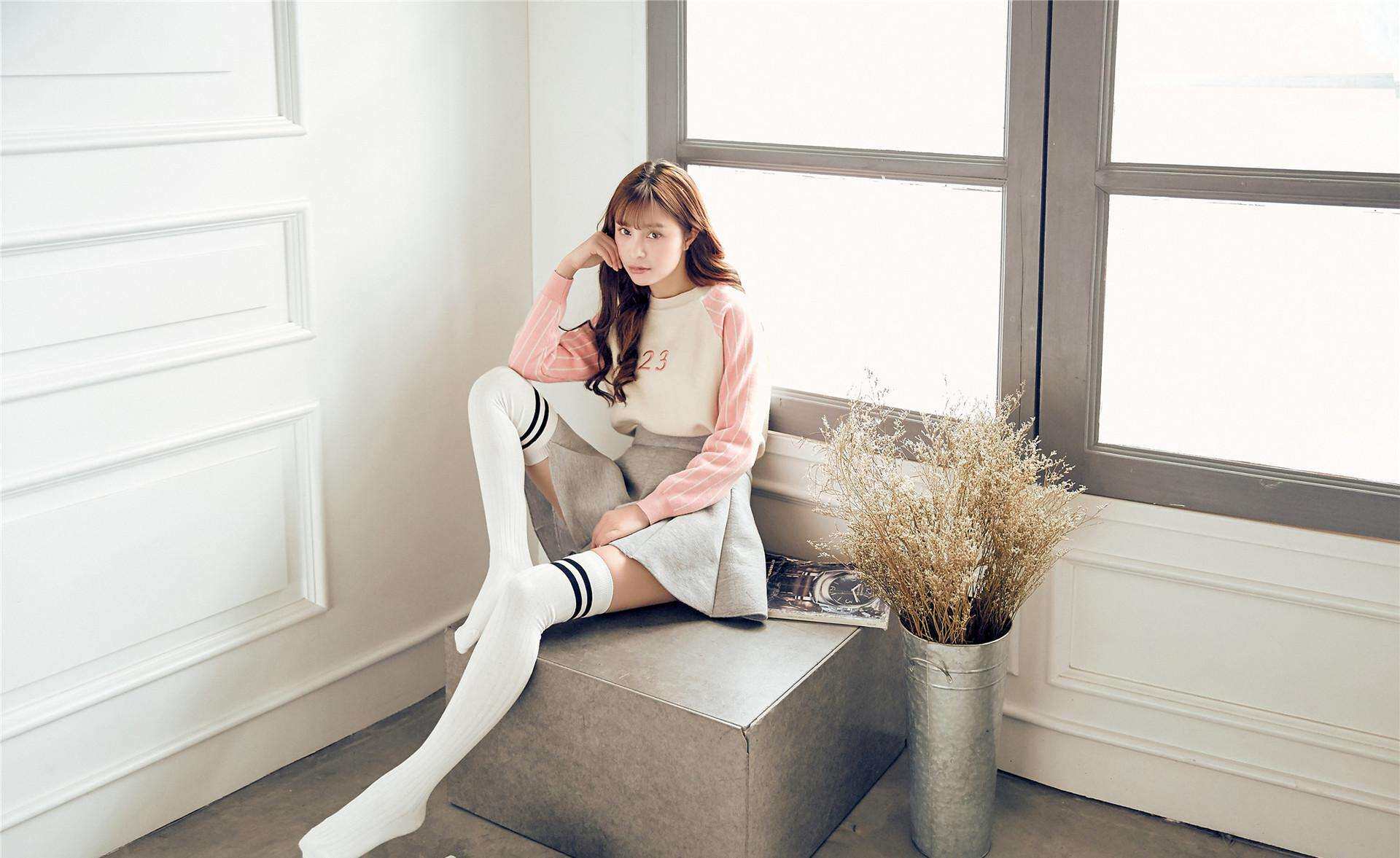 长筒袜夏天要怎么搭配?