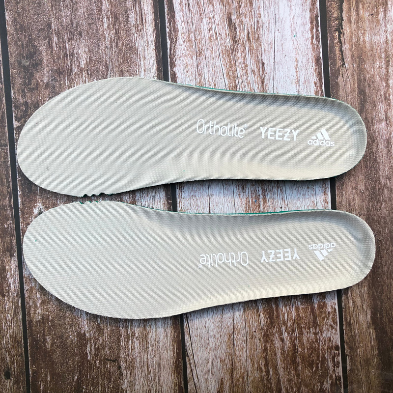 A Pair Of Rice WhiteAdaptation YEEZY Coconut 500 Insoles Kanye Coconut 700 Insoles rice ash Salt white carbon black men and women Insoles Original