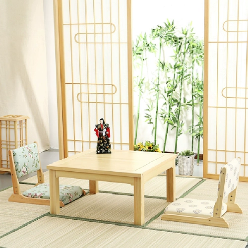 Японское стиль татами кресло сиденья и стул Складывание складываемого общежития в бурном окне -безливое дерево.