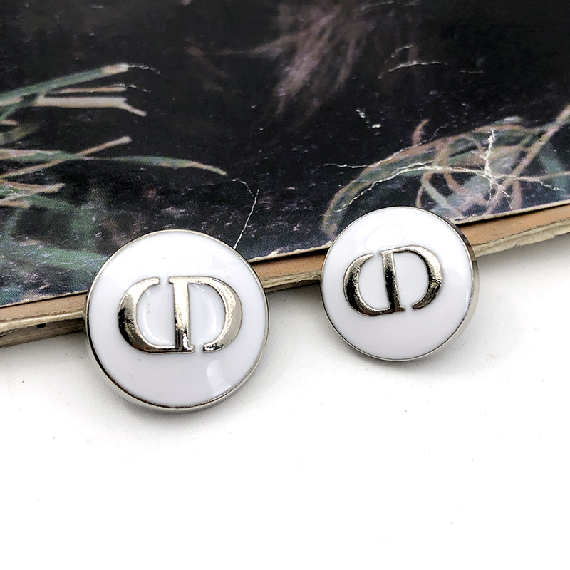 1 × WhiteMetal Button D home alloy button CD knitting Cardigan sweater loose coat button Versatile white Phnom Penh Coat Button