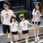 Cha mẹ và con 2018 mùa hè mới phù hợp với gia đình mẹ và con trai cha và con trai ngắn tay t-shirt gia đình ba gia đình nhà triều quan ao tre em