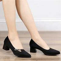Весенняя старая пекинская ткань обувь женская легкая рот одиночная обувь мягкая подошва рабочей обуви, черные густые каблуки, анти -кишечная профессиональная обувь