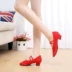 Mùa hè 2019 phong cách mới của phụ nữ giày cao su vuông vuông vải đỏ đế cứng với giày khiêu vũ - Khiêu vũ / Thể dục nhịp điệu / Thể dục dụng cụ giày nhảy khiêu vũ Khiêu vũ / Thể dục nhịp điệu / Thể dục dụng cụ