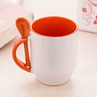 Оранжевый в белом внутри белого неволенного цвета непосредственно отображает диаграмму+ложку