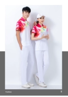 Большой красный топ + чистые белые брюки