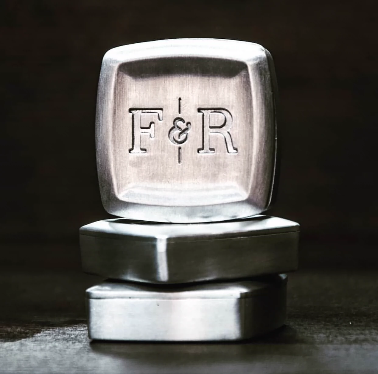Spot American F&R Outdoor Portable Solid Cologne Light Fragrance Nước hoa Nam Thuốc mỡ Thuốc mỡ Bạn trai Quà tặng sinh nhật - Nước hoa