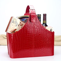 Красный, крокодиловый принт