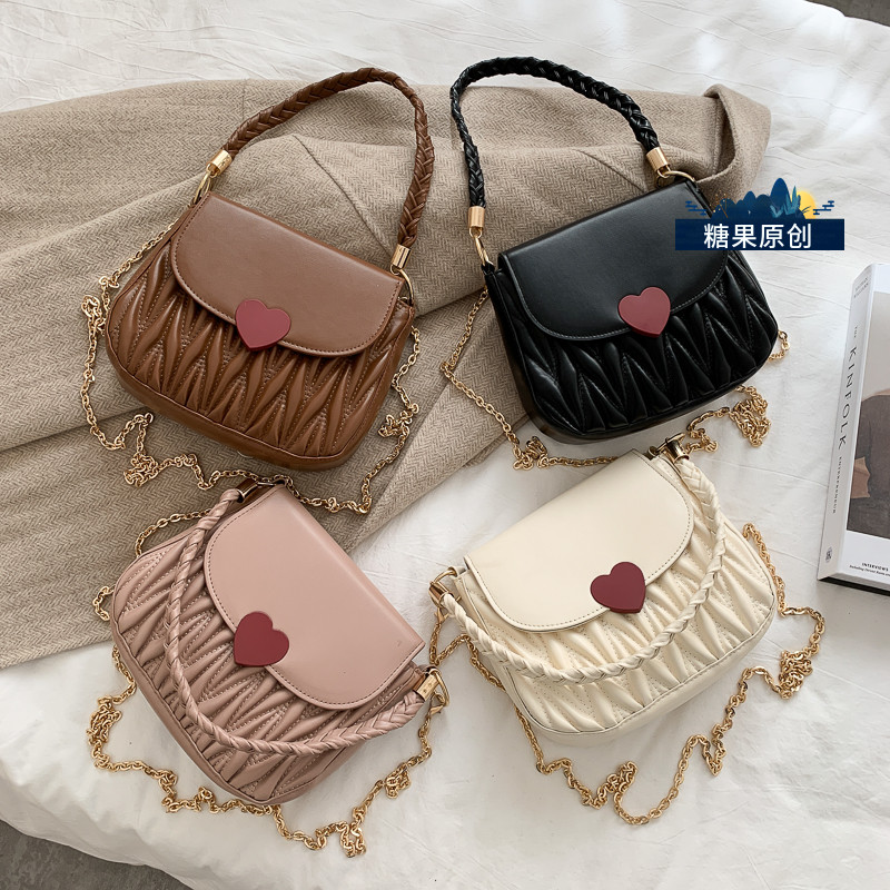 ใหม่ยอดนิยม 2020 กระเป๋าสะพายข้าง+ถือ สายสะพายโซ่ กระเป๋าสุภาพสตรี 网红女士单肩腋下小包包女2020流行新款潮时尚链条百搭洋气斜挎包 ใหม่ยอดนิยม 2020 กระเป๋าสะพายข้าง+ถือ สายสะพายโซ่ กระเป๋าสุภาพสตรี