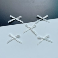 Белый, 2.3×3см