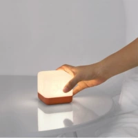 Хвост Лянгпин | HBK Flip -Время ночного света творческий кубик Рубика, сопровождающий сон, зарядка USB -зарядка