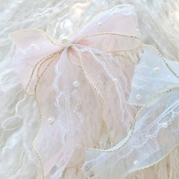 Клубника, галстук-бабочка, булавка