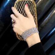 Thời trang mát mẻ và lộng gió Châu Âu và Hoa Kỳ phiên bản kim cương rộng đầy đủ của vòng tay khí chất hoang dã nữ phiên bản Hàn Quốc của trang sức vòng đeo tay hipster cá tính đơn giản