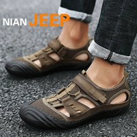 NIAN JEEP Bao Đầu dép da non-slip mềm dưới cha của nam giới giày mùa hè thở giày bãi biển bình thường khử mùi giày nam đẹp