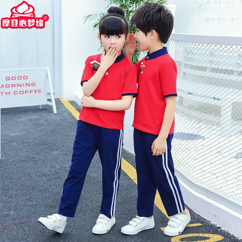 Đồng phục mẫu giáo mùa hè đồng phục học sinh tiểu học cổ tròn tay áo ngắn Áo thun dài quần nam và nữ màu đỏ phù hợp với thể thao - Đồng phục trường học / tùy chỉnh thực hiện