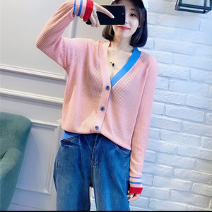 Đầu mùa thu mới của phụ nữ Châu Âu trạm v-cổ màu lỏng phù hợp với dọc đơn ngực thời trang băng lụa áo len của phụ nữ áo sơ mi