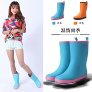 Phụ nữ thời trang Nhật Bản và Hàn Quốc đích thực mới trong ống kẹo màu golf nhẹ thoải mái đi mưa nước giày đế xuồng đi mưa - Rainshoes