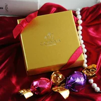 Квадратная коробка Godiva + красная лента (содержит 4 трюфеля Godiva)