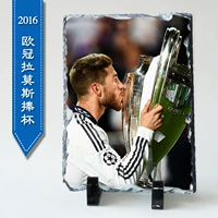 2016 г. Лига чемпионов УЕФА Ламос Кубок поцелуя