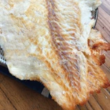 250 граммов кусочков трески на гриле на гриле целый кусок рыбного мяса