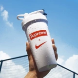 Качалка, портативная спортивная бутылка для спортзала, вместительная и большая космическая пластиковая чашка для школьников со стаканом