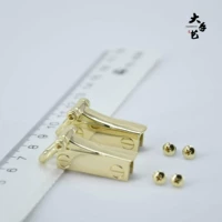 Пара белых боковых зажимов