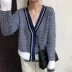 Little quỷ phiên bản Hàn Quốc của áo len dệt kim cổ chữ V kẻ sọc retro 2018 mùa thu đông áo len dài Cardigan