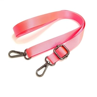 Флуоресцентные розовые аксессуары