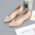 Giày đi mưa mũi nhọn Kiểu thời trang của phụ nữ mang giày nông không thấm nước Phiên bản Hàn Quốc của giày thạch nữ Giày nước thời trang giày cao su chống trượt - Rainshoes ủng cao su Rainshoes