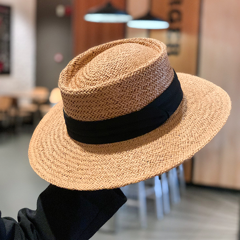 Black strap/khaki flat brim hat