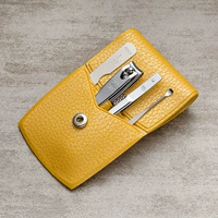 Кремового цвета