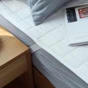 Phần mỏng nệm đơn pad bảo vệ pad xuất khẩu Nhật Bản gấp pad 1.5 1.8 m chống trượt Simmons bảo vệ bìa