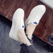 Giày nhỏ toàn cầu màu trắng nữ phiên bản Hàn Quốc của đế dày tăng giày vải phẳng thoải mái thoáng khí hoang dã giày sinh viên giản dị - Plimsolls