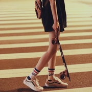 Ins Hàn Quốc vài đường phố thời trang chữ Harajuku phong cách ống vớ skateboard sọc hai thanh thể thao bóng chày nam giới và phụ nữ vớ