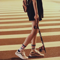 Ins Hàn Quốc vài đường phố thời trang chữ Harajuku phong cách ống vớ skateboard sọc hai thanh thể thao bóng chày nam giới và phụ nữ vớ tất gấu nữ