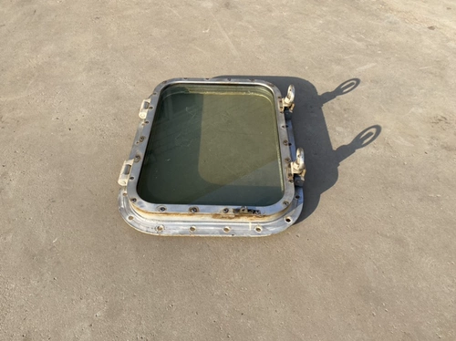 Старый корабельный квадратный квадратный алюминий -покрытый доставкой иллюстрации кофейня бары